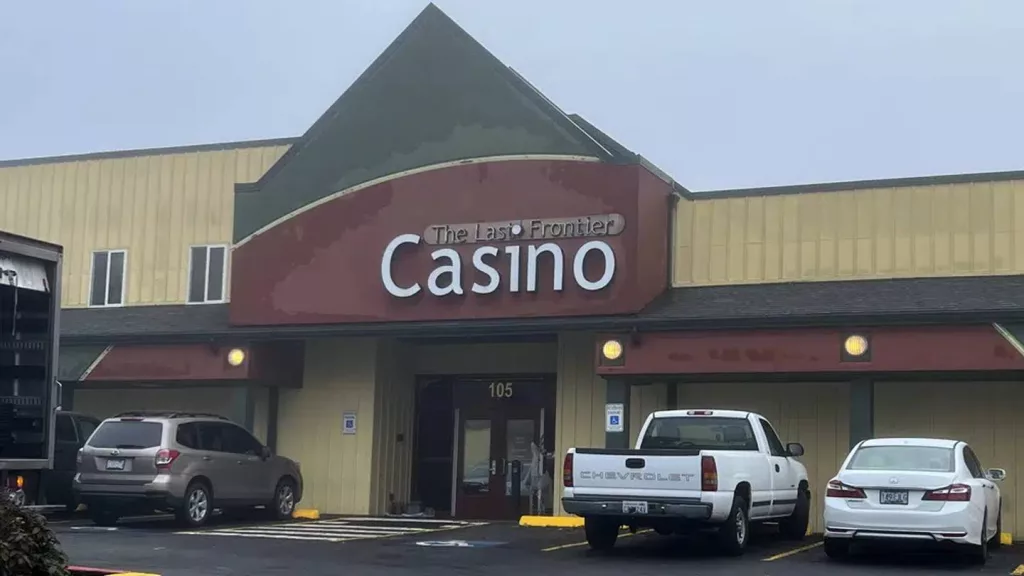 4 people stabbed at Washington state casino, man arrested – KIRO 7 News Seattle