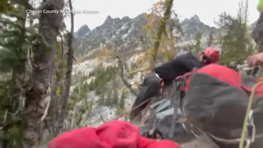 Caught on camera: Sheriff's office, fire department rescuers save hiker Ben Delahunty, trapped near Leavenworth WA, video shows