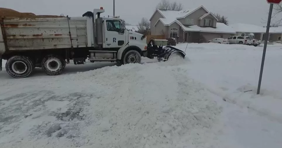 City road crews respond to winter storm in Tri-Cities | News